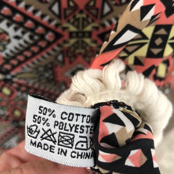 Poncho - Picture 3 of 4